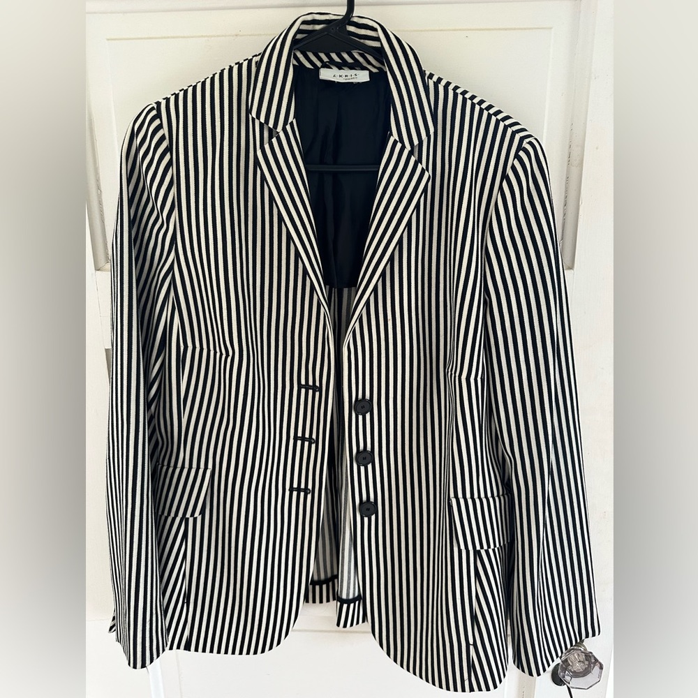 Akris Punto Black and White Striped Suit Jacket